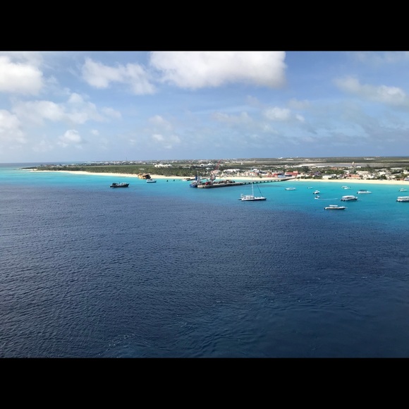 Meet your Posher, Erika - Picture 1 of 1